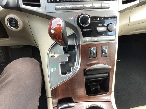 Used 2011 Toyota Venza w/ Comfort Pkg FWD image 15