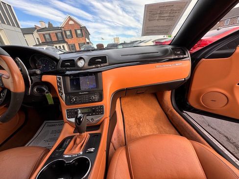 Used 2016 Maserati GranTurismo Sport image 18
