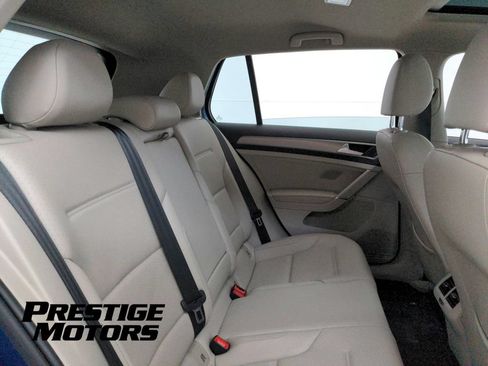 Used 2017 Volkswagen Golf Wolfsburg Edition FWD image 28