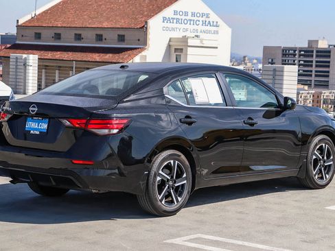 Used 2025 Nissan Sentra SV w/ All-Weather Package image 4