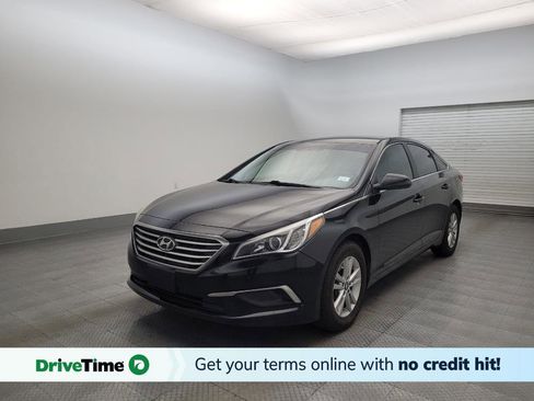 Used 2017 Hyundai Sonata SE image 1
