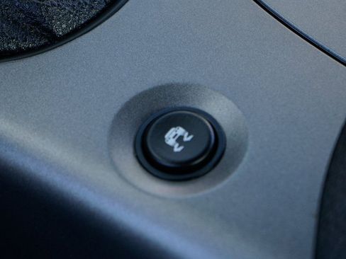 Used 2006 Chevrolet Corvette Coupe w/ Preferred Equipment Group image 35