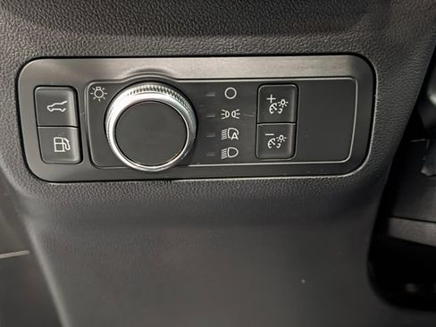 Used 2020 Ford Escape SE Sport FWD image 11