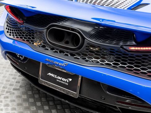 Used 2024 McLaren 750S Spider image 37