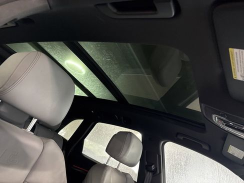 Used 2025 Audi SQ5 Premium Plus w/ Premium Plus Package image 18