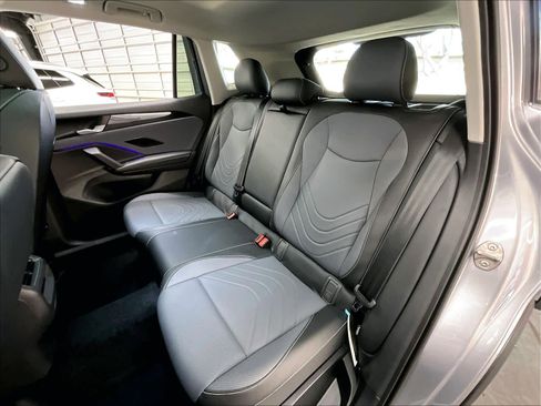 New 2026 Volkswagen Tiguan SE image 12