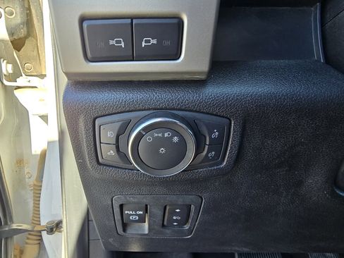 Used 2019 Ford F150 Lariat image 18