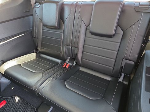 Used 2023 Volkswagen Atlas SEL Premium AWD/4WD image 10