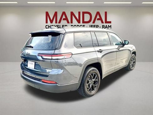 Used 2025 Jeep Grand Cherokee L Altitude AWD/4WD image 5