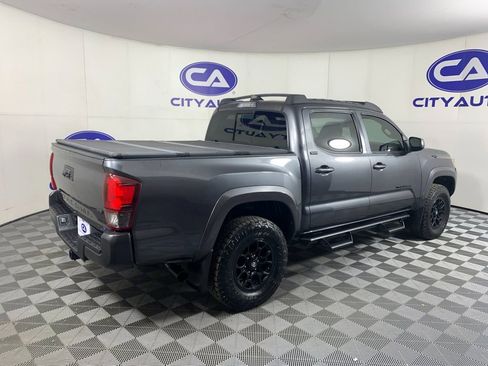 Used 2022 Toyota Tacoma SR5 RWD image 3