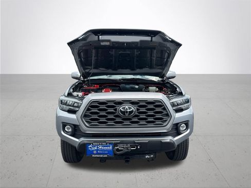 Used 2021 Toyota Tacoma TRD Off-Road w/ TRD Premium Off Road Package AWD/4WD image 4
