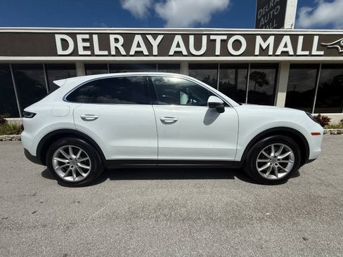 Used 2024 Porsche Cayenne AWD/4WD image 8