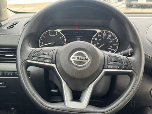 Used 2023 Nissan Sentra SV image 13