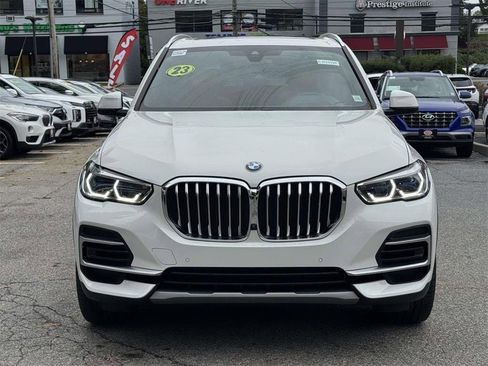 Used 2023 BMW X5 xDrive40i w/ Executive Package image 2