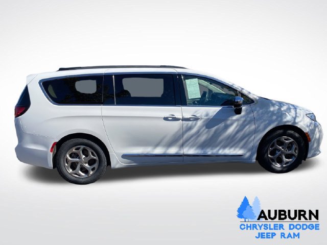 Used 2023 Chrysler Pacifica Limited FWD image 6