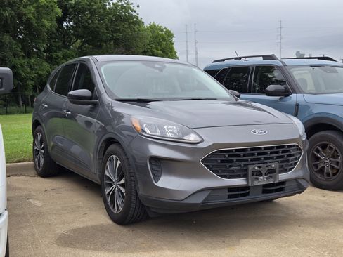 Used 2021 Ford Escape SE w/ SE Sport Appearance Package FWD image 1