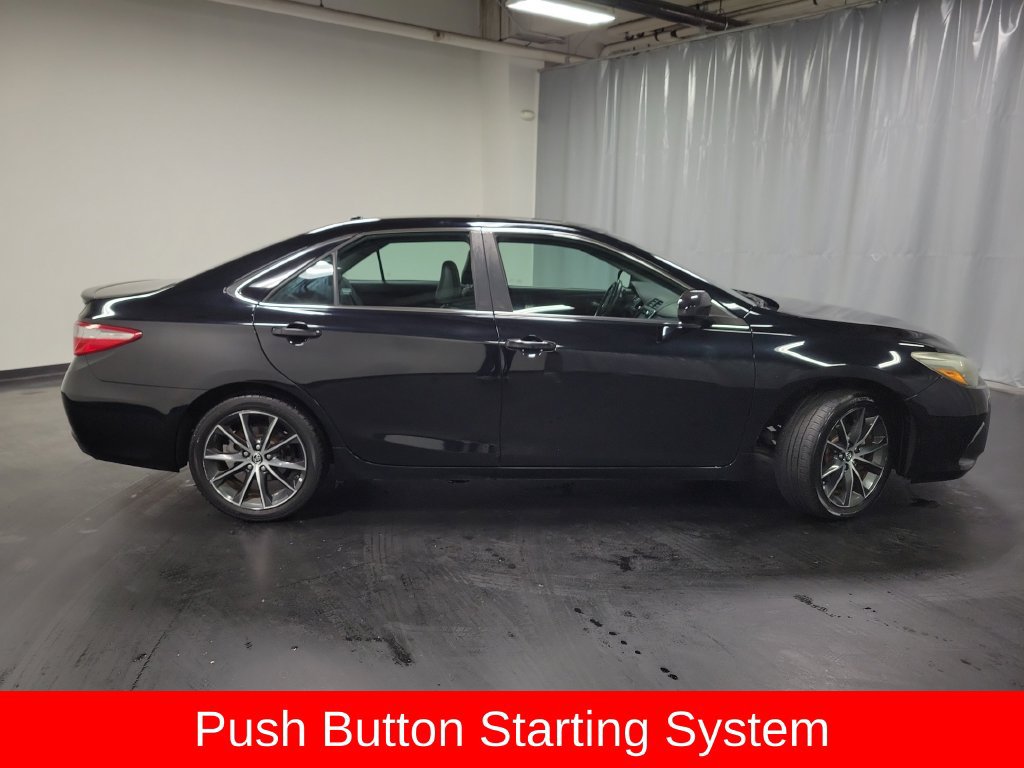 Used 2016 Toyota Camry XSE w/ Moonroof Package FWD image 9