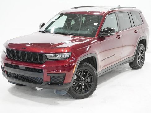 Certified 2024 Jeep Grand Cherokee L Laredo image 2