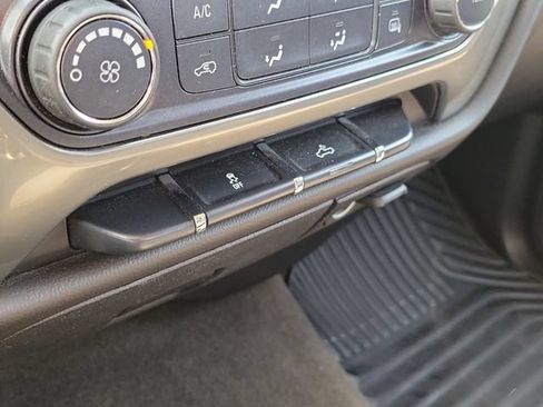 Used 2018 Chevrolet Silverado 1500 LT RWD image 30