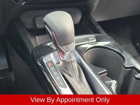 Used 2025 Chevrolet Trax LT w/ LT Convenience Package FWD image 16