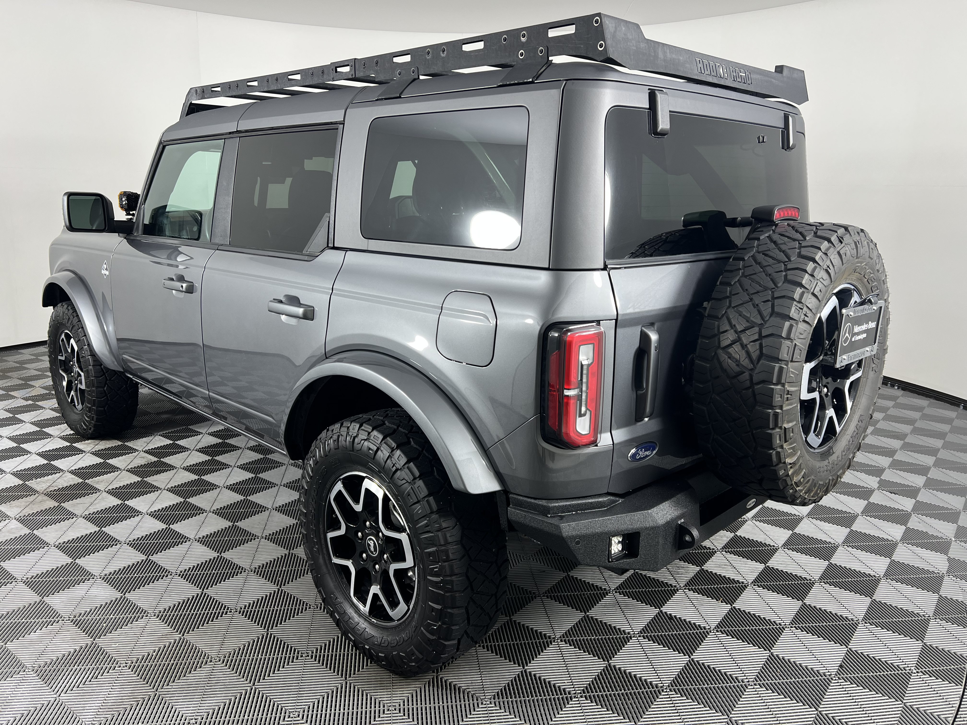Used 2024 Ford Bronco Outer Banks AWD/4WD image 9