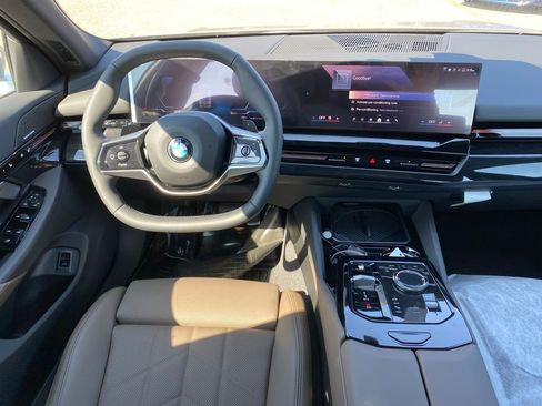 New 2026 BMW 530i xDrive AWD/4WD image 9