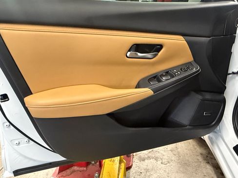 Used 2025 Nissan Sentra SV w/ SV Premium Package FWD image 28