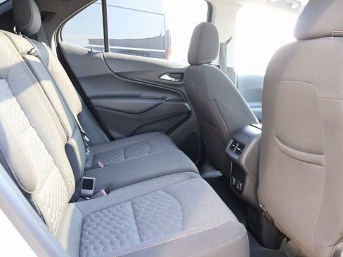 Used 2018 Chevrolet Equinox LT w/ Sun & Infotainment Package image 12