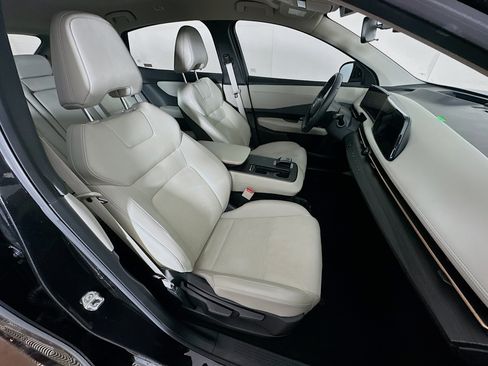 Used 2023 Nissan Ariya FWD image 31