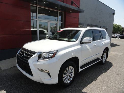 Used 2019 Lexus GX 460 Premium AWD/4WD image 2