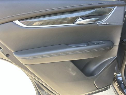 Used 2022 Cadillac XT6 Sport w/ Technology Package AWD/4WD image 20