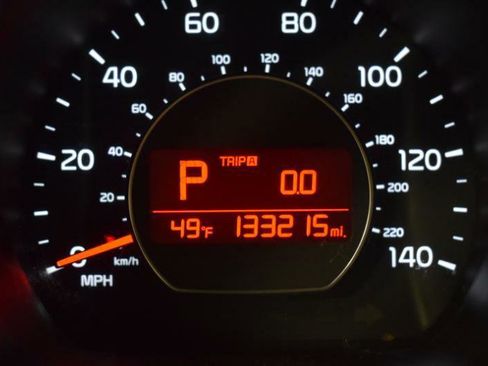 Used 2015 Kia Soul + image 12