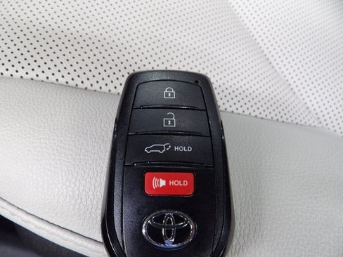 Used 2025 Toyota Grand Highlander AWD image 61