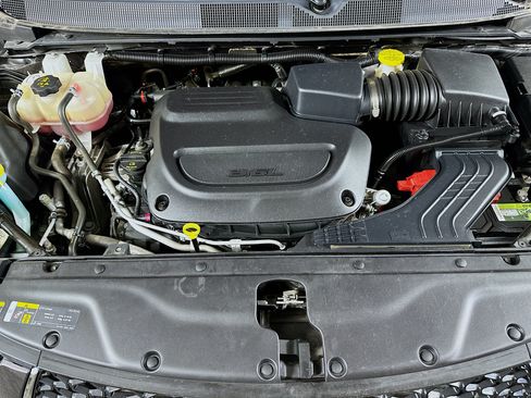 Used 2023 Chrysler Pacifica Touring-L FWD image 29