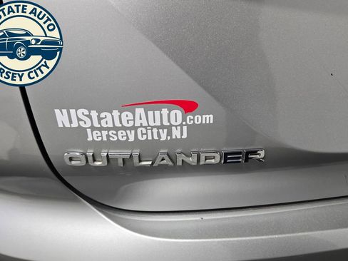 Used 2022 Mitsubishi Outlander SE AWD/4WD image 31