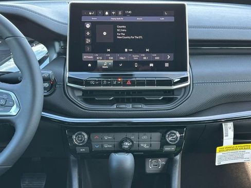 New 2026 Jeep Compass Latitude image 7