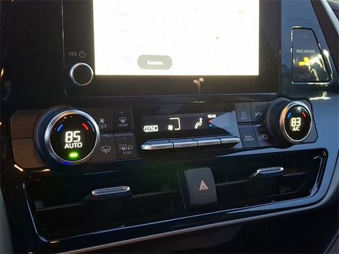 Certified 2024 Toyota Highlander LE image 21