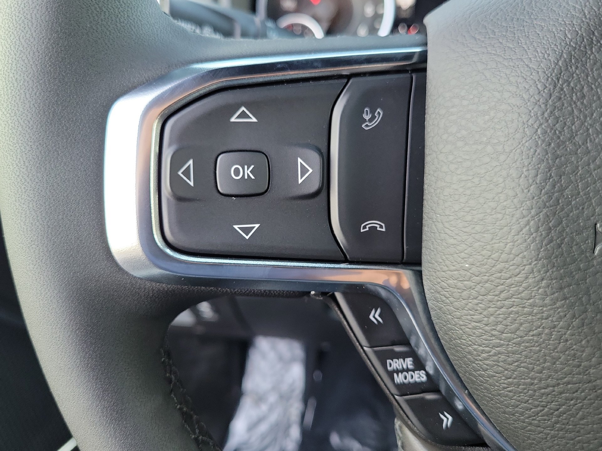 New 2026 RAM 1500 Laramie AWD/4WD image 5