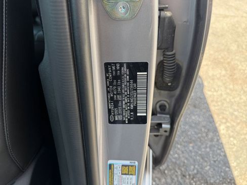 Used 2025 Hyundai Elantra Limited FWD image 31