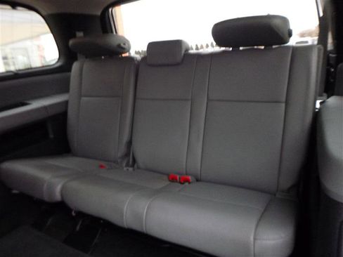 Used 2014 Toyota Sequoia Platinum image 7