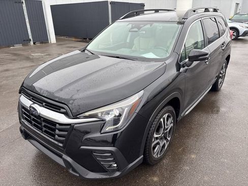 Used 2023 Subaru Ascent Limited image 9