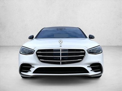Certified 2025 Mercedes-Benz S 580e 4MATIC Sedan image 3