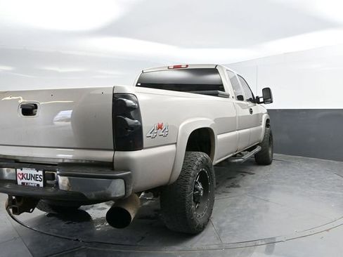 Used 2006 Chevrolet Silverado 3500 LT w/ Heavy-Duty Power Package AWD/4WD image 9