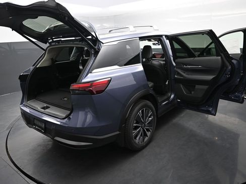 Certified 2026 INFINITI QX60 Luxe w/ Cargo Package AWD/4WD image 15