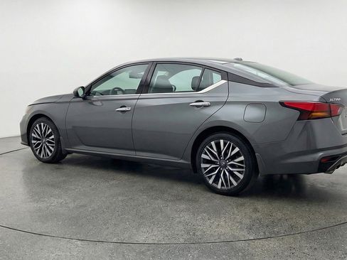 Used 2025 Nissan Altima 2.5 SV FWD image 6