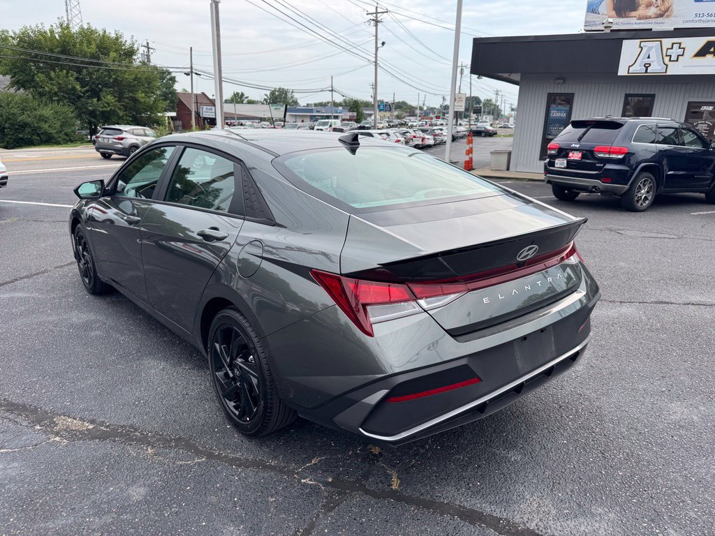 Used 2026 Hyundai Elantra Sport FWD image 8
