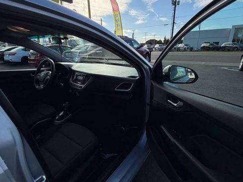Used 2021 Hyundai Accent SE image 20