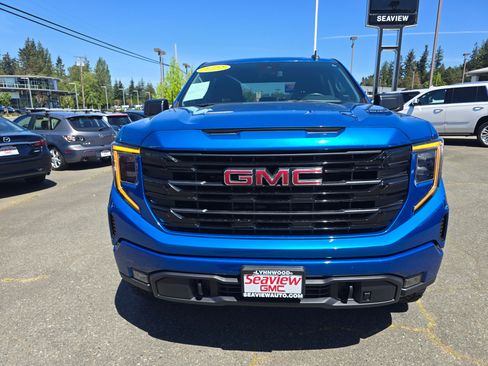 Used 2022 GMC Sierra 1500 Elevation AWD/4WD image 2