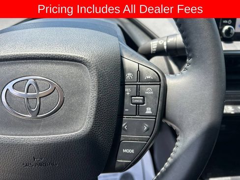 Used 2024 Toyota Prius LE FWD image 7
