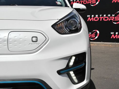 Used 2022 Kia Niro EX FWD image 11